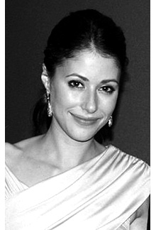 Amanda Crew